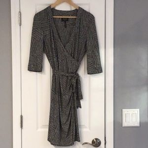 LAUNDRY GEOMETRIC WRAP DRESS SMALL PETITE